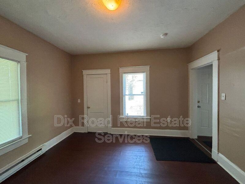 1618 Taylor Ave - Photo 3 of 12