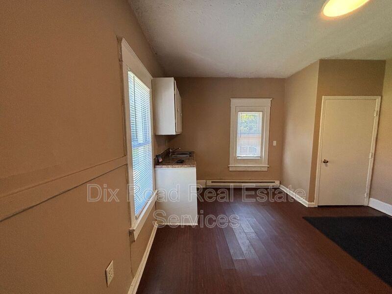 1618 Taylor Ave - Photo 6 of 12