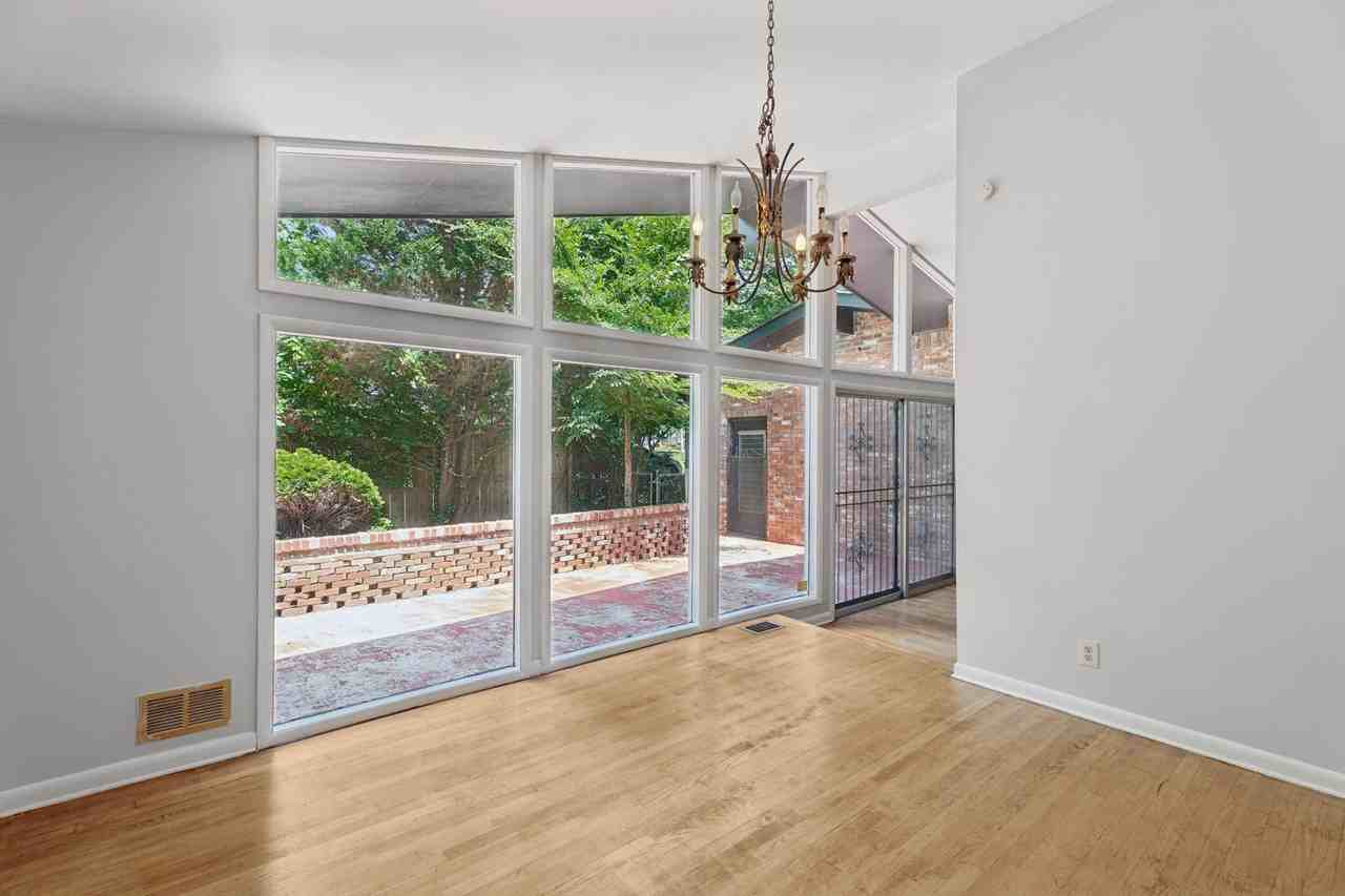 3543 Cloudland Dr - Photo 6 of 35