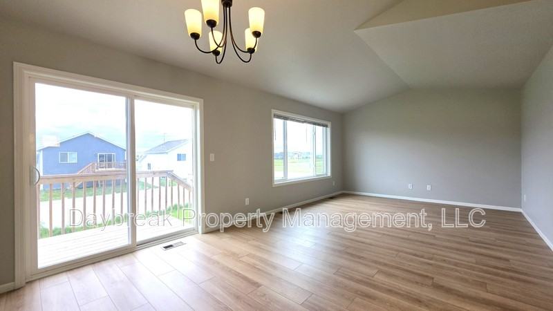 6305 83rd Ave S - Photo 3 of 36