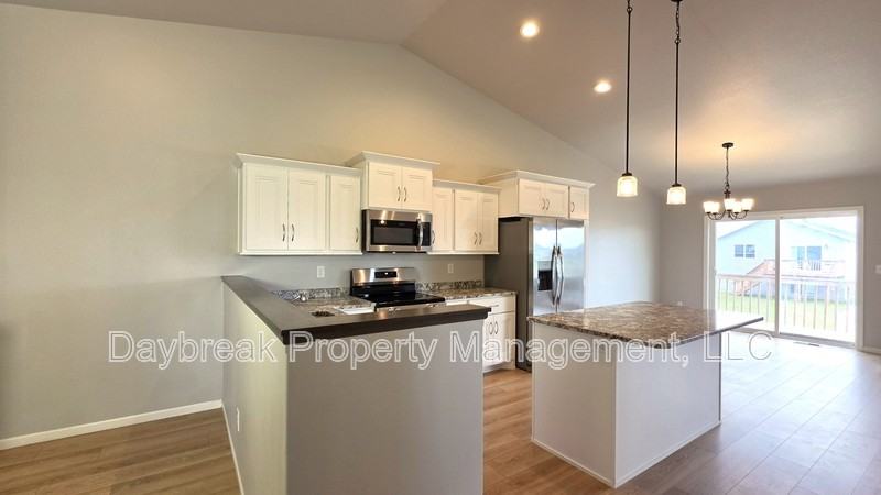 6305 83rd Ave S - Photo 2 of 36