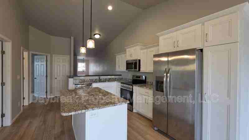6305 83rd Ave S - Photo 6 of 36