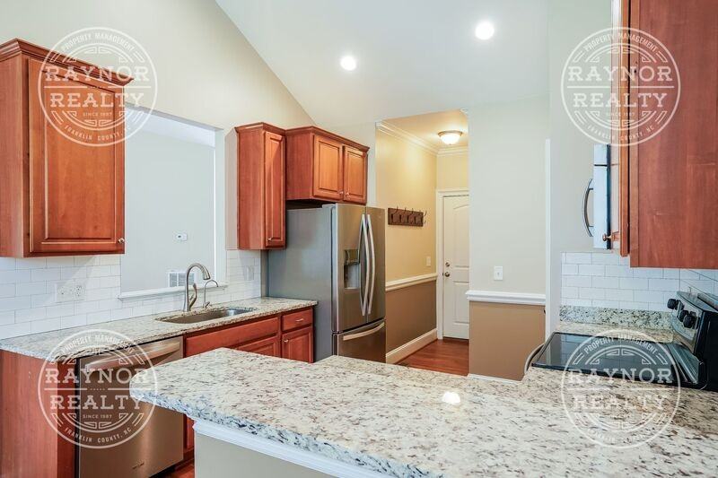90 Glen Oaks Dr - Photo 2 of 16