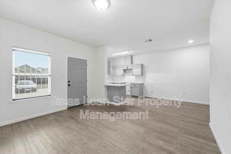 319 N Carolina St #B - Photo 5 of 17