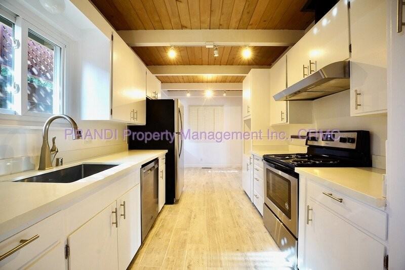 225 California Ave - Photo 6 of 28