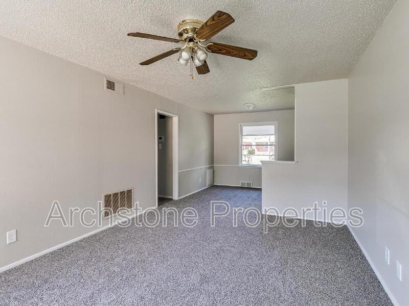 2305 Mustang St - Photo 4 of 36