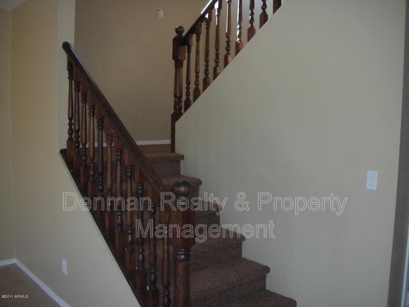 5725 S 32nd Ln - Photo 4 of 15