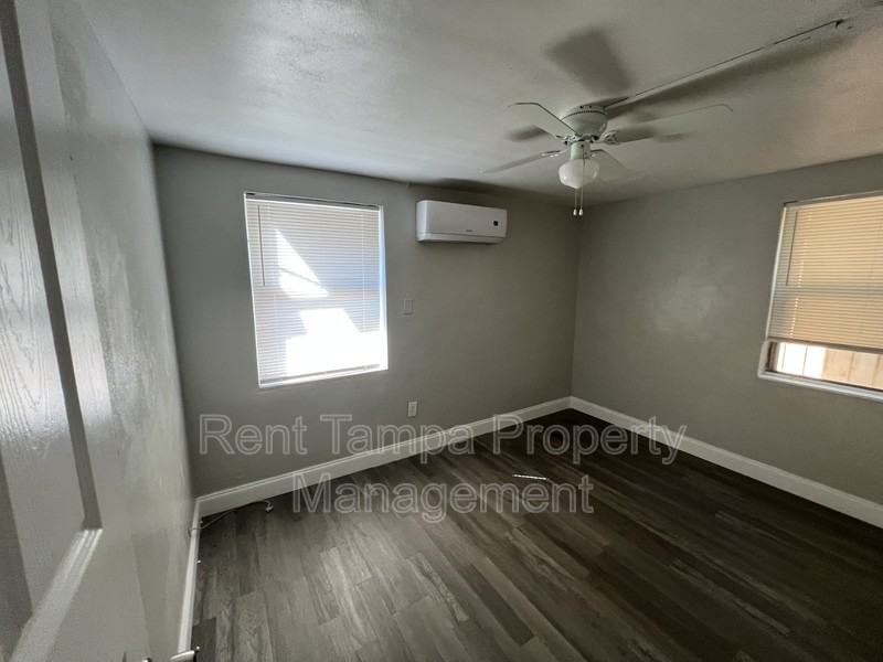1026 1/2 19th St S - Photo 6 of 10
