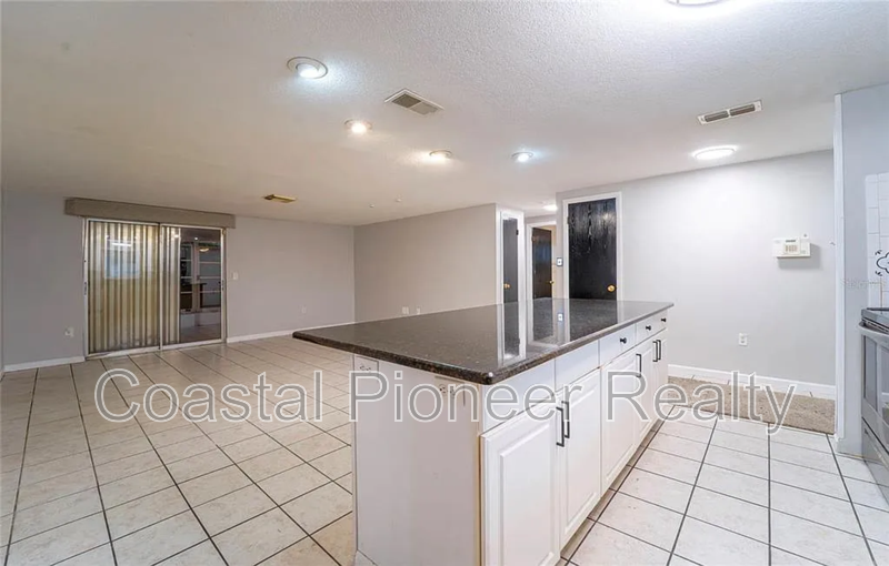 7713 Heather St - Photo 7 of 26