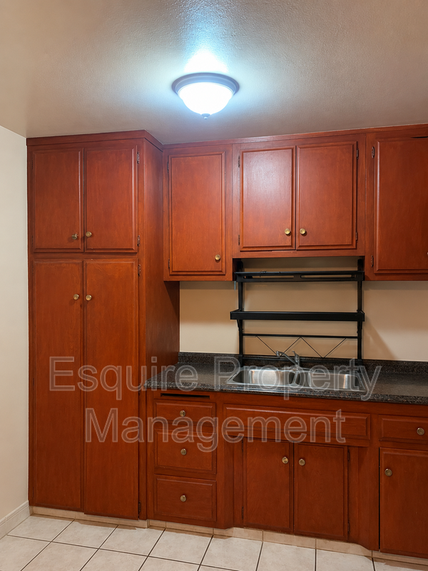 231 Chester Way #B - Photo 2 of 3