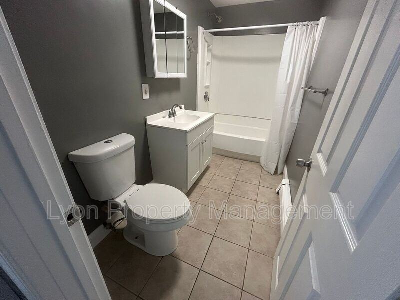 156 Pleasant St #3 - Photo 5 of 17