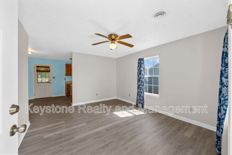 405 Eddy St - Photo 2 of 14