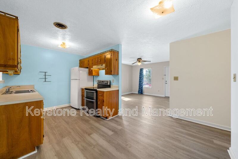 405 Eddy St - Photo 4 of 14