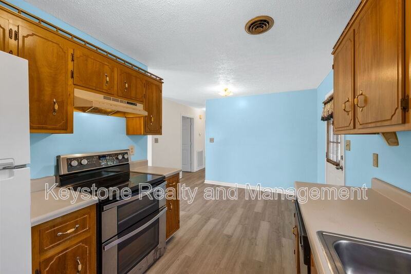 405 Eddy St - Photo 7 of 14