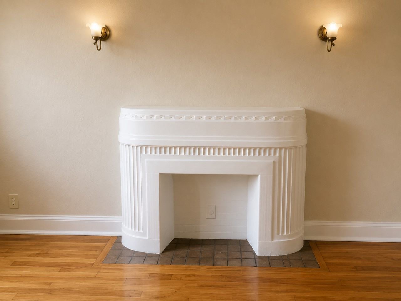 4395 Grand Blvd - Photo 2 of 6
