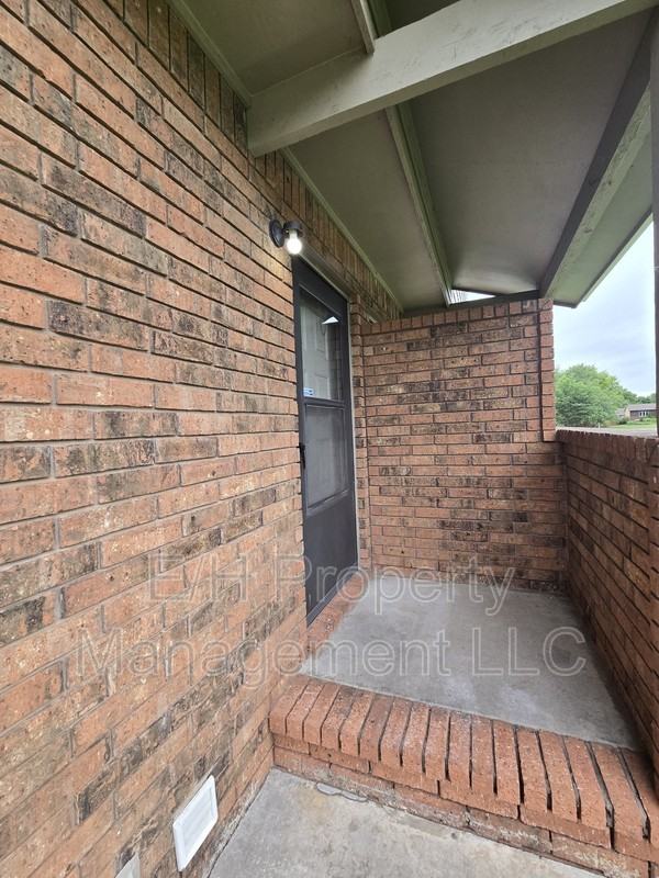 9105 W Westlawn St #1 - Photo 2 of 34