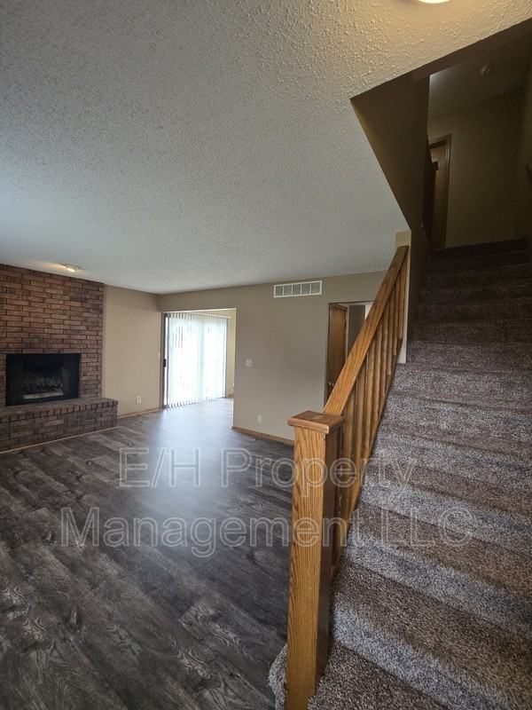 9105 W Westlawn St #1 - Photo 3 of 34
