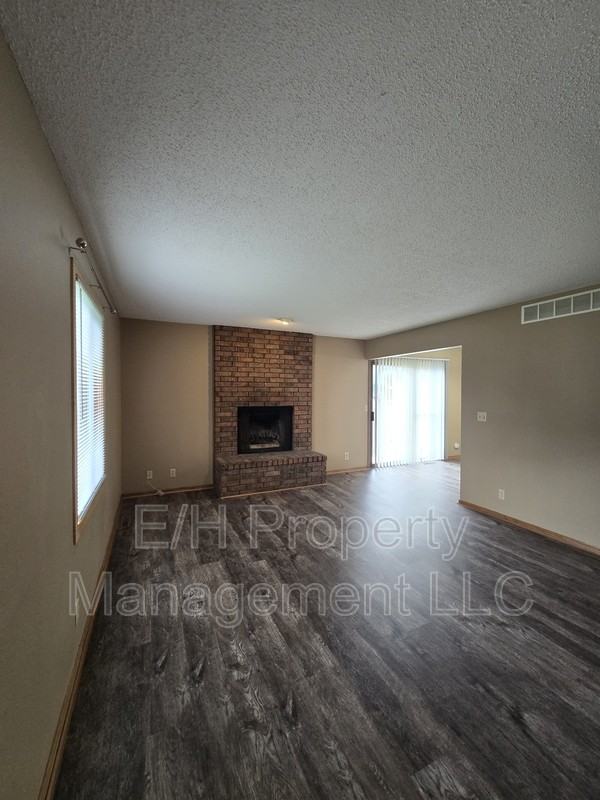 9105 W Westlawn St #1 - Photo 4 of 34