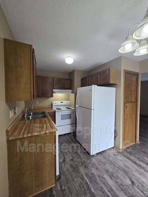 9105 W Westlawn St #1 - Photo 7 of 34