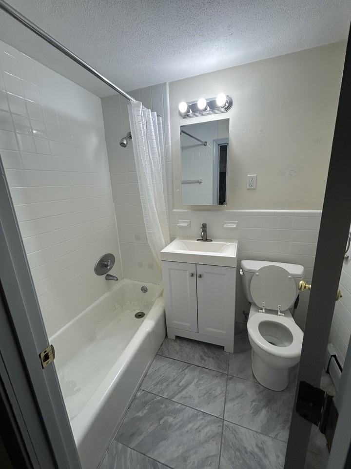 23 Burlington St #4 - Photo 4 of 4