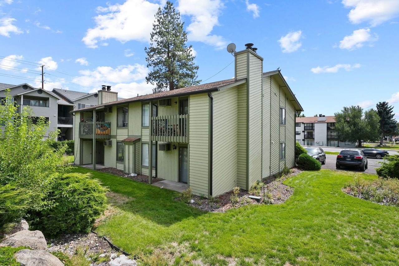 Ironwood Court Apartments - Photo 6 of 19