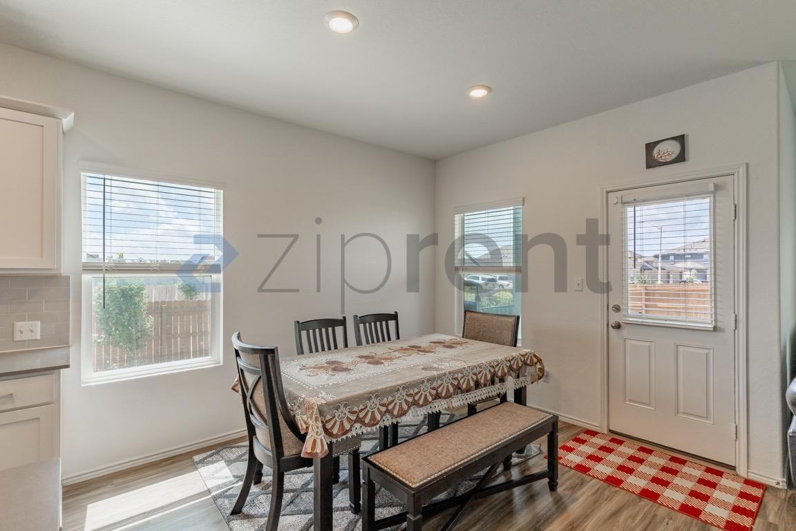 1600 Cobblecrest Ln - Photo 7 of 29