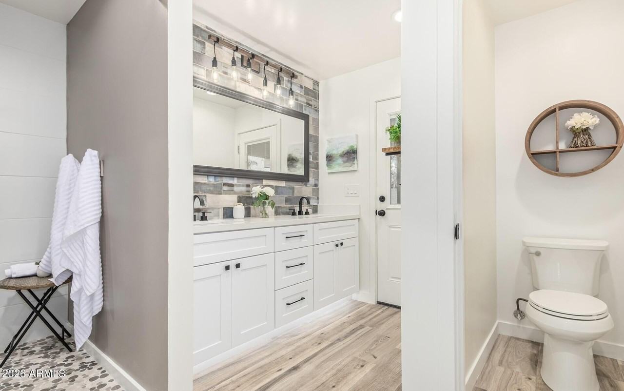 1417 E Whitton Ave - Photo 4 of 12