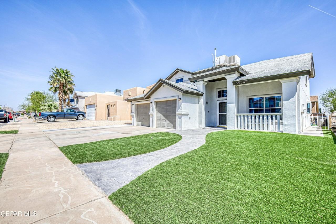 10904 Duster Dr - Photo 3 of 50