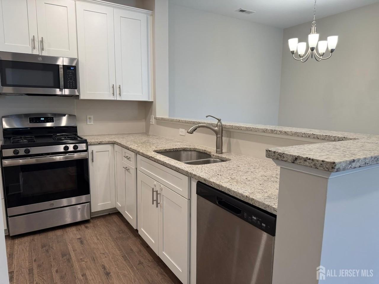 816 Stiller Ln #816 - Photo 6 of 33
