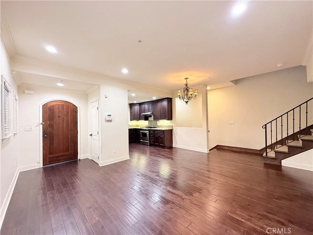2454 Oswego St - Photo 4 of 21