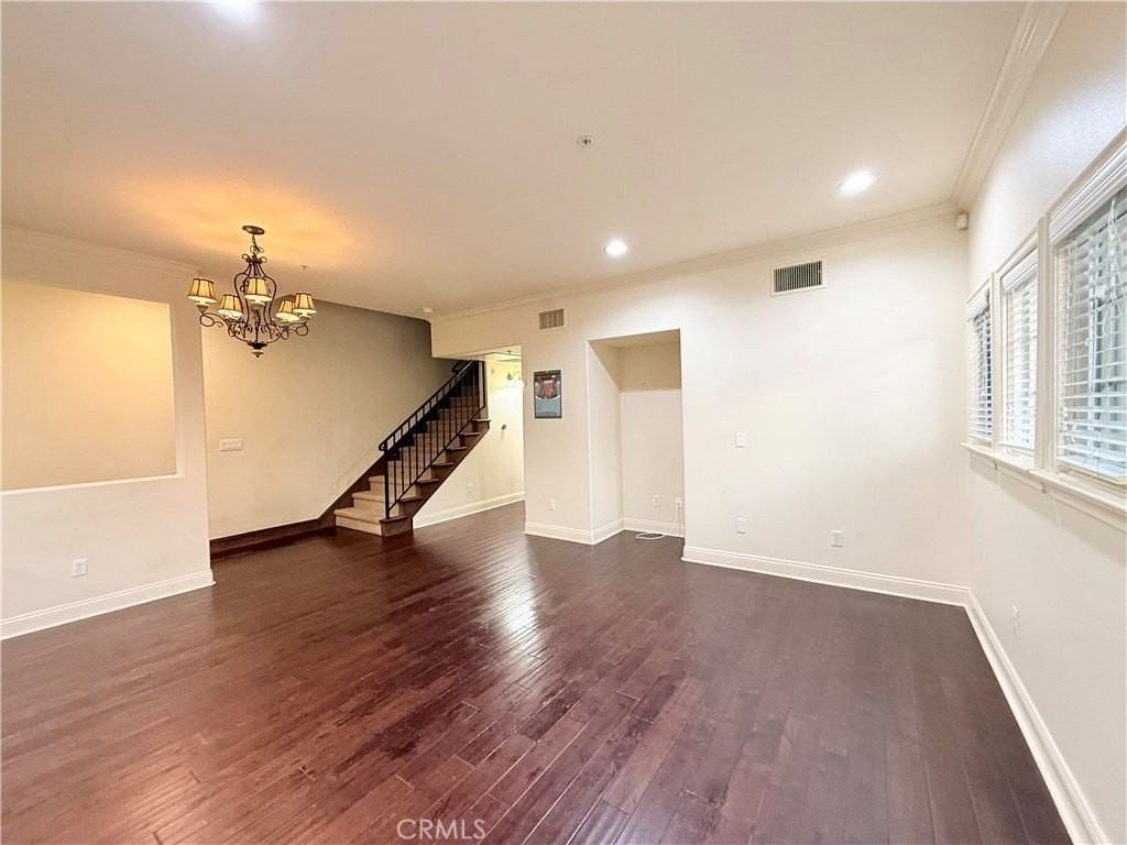 2454 Oswego St - Photo 5 of 21