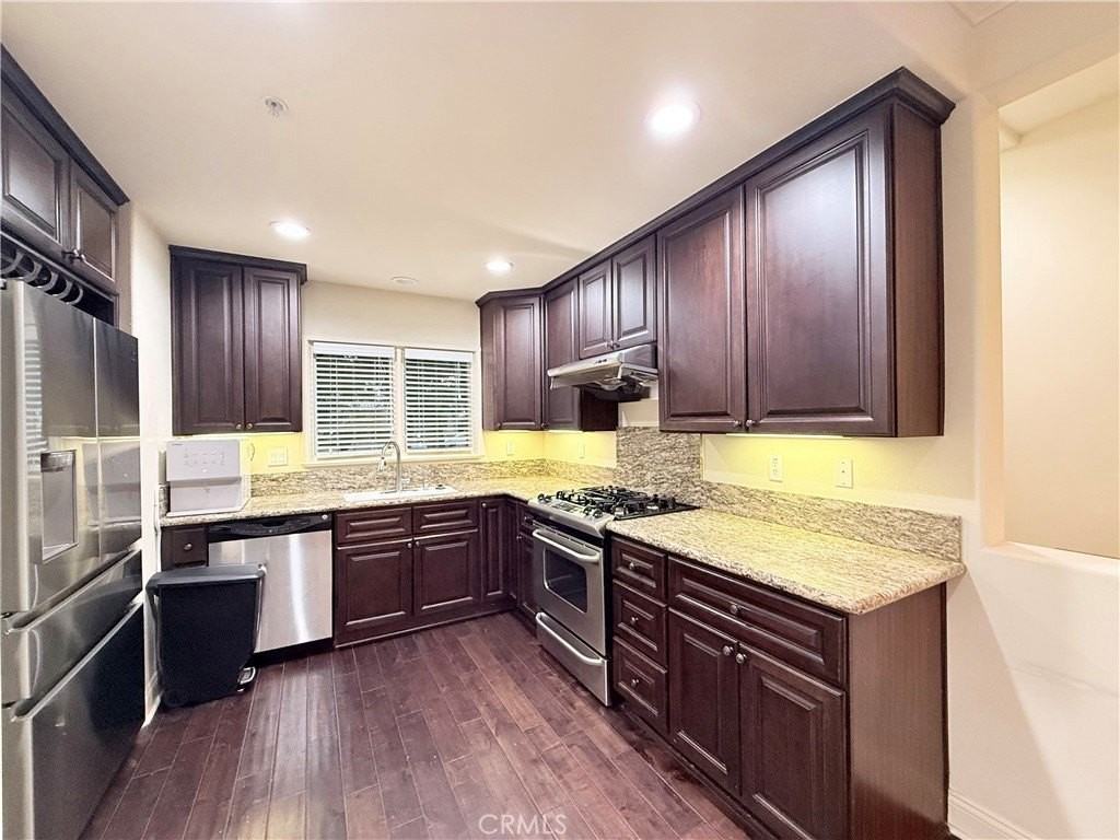 2454 Oswego St - Photo 6 of 21