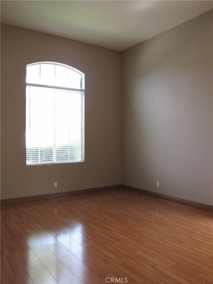 5661 Knollside Way - Photo 2 of 31
