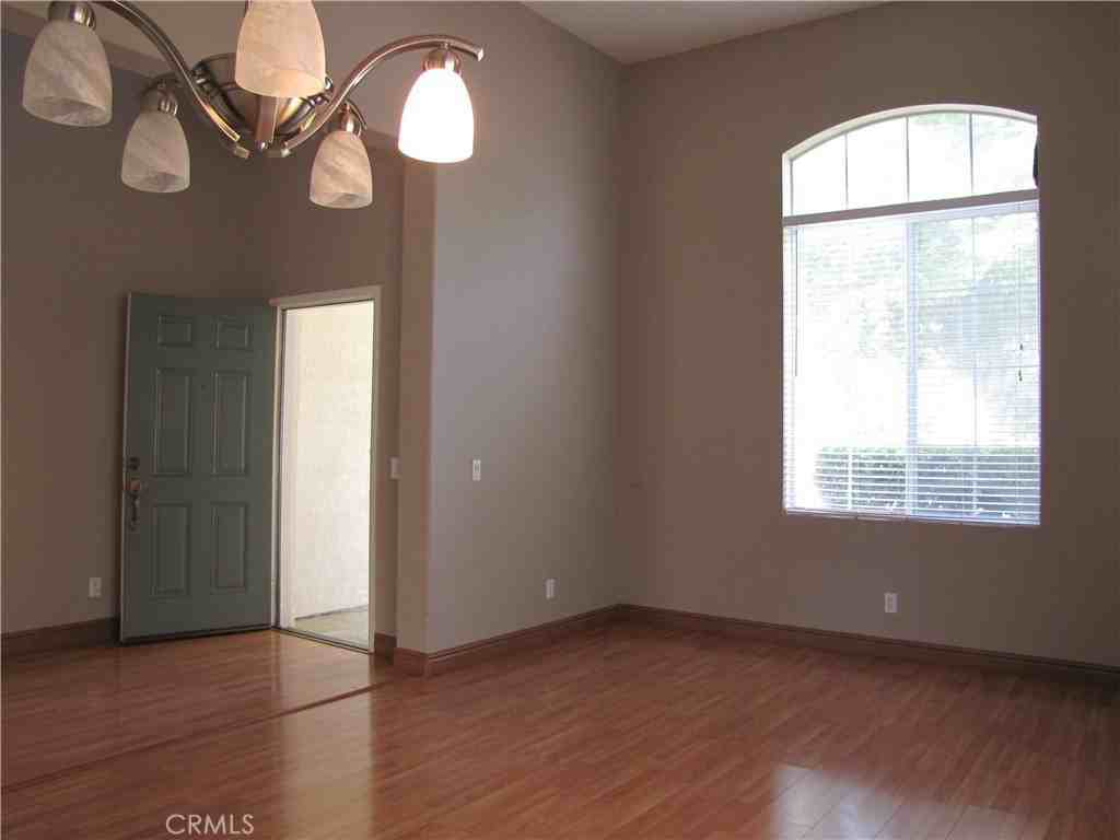 5661 Knollside Way - Photo 3 of 31