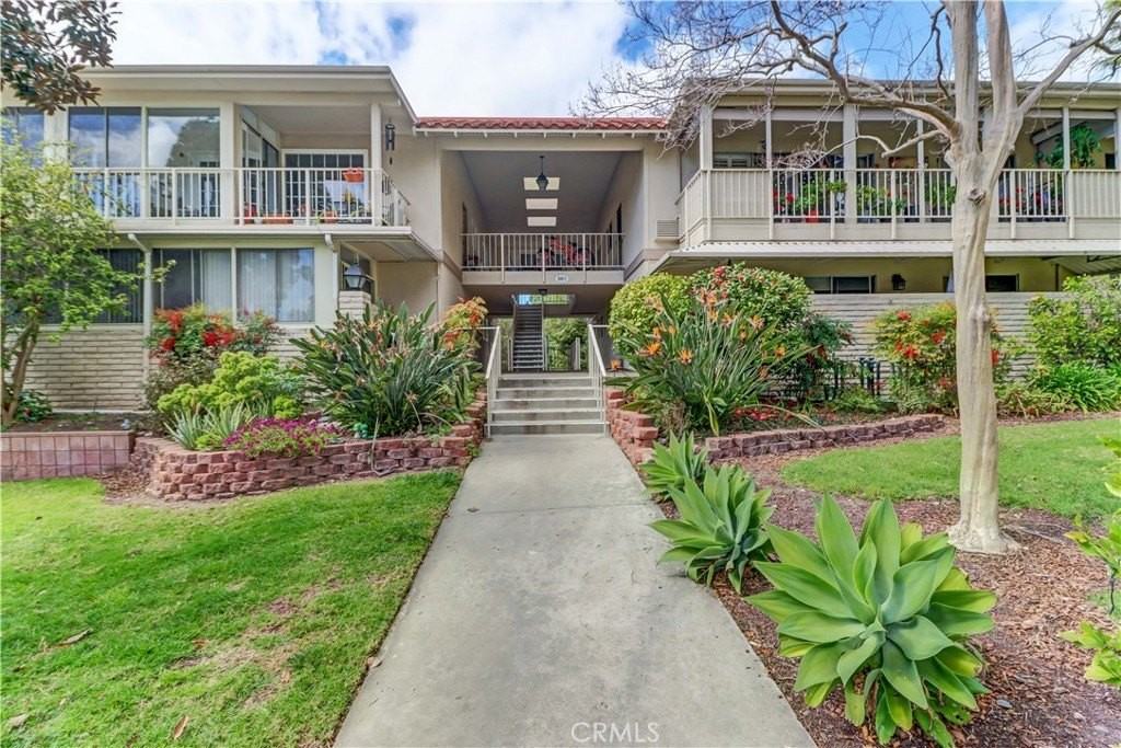 661 Avenida Sevilla #B - Photo 4 of 35