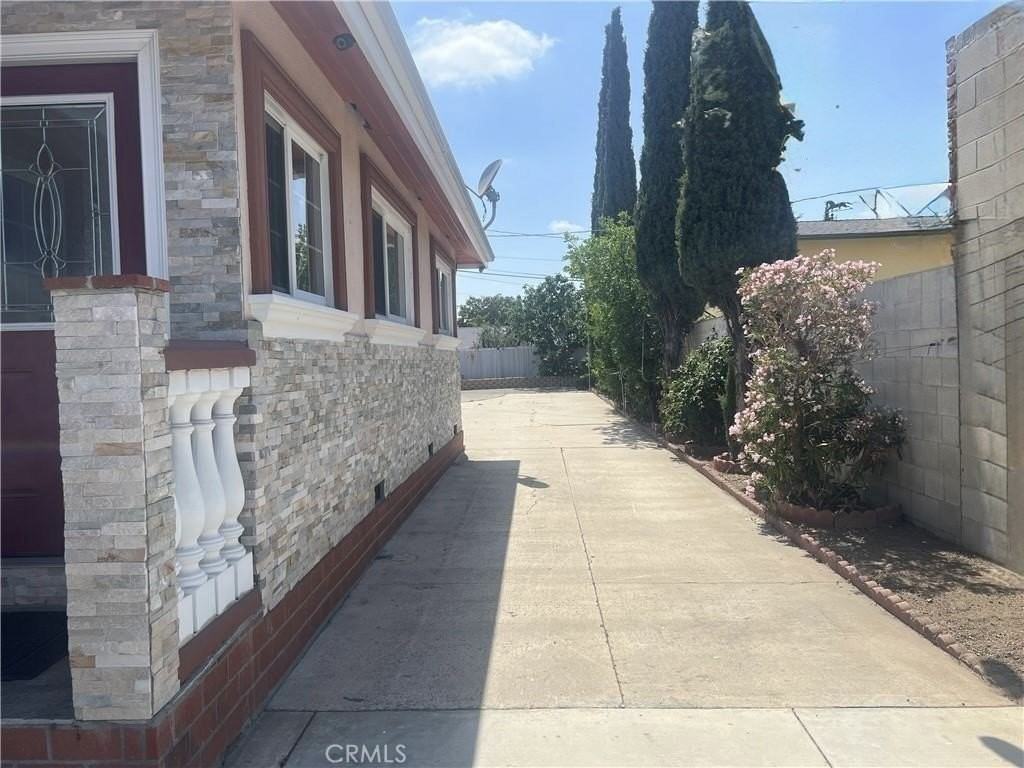 236 S Tustin St - Photo 5 of 49
