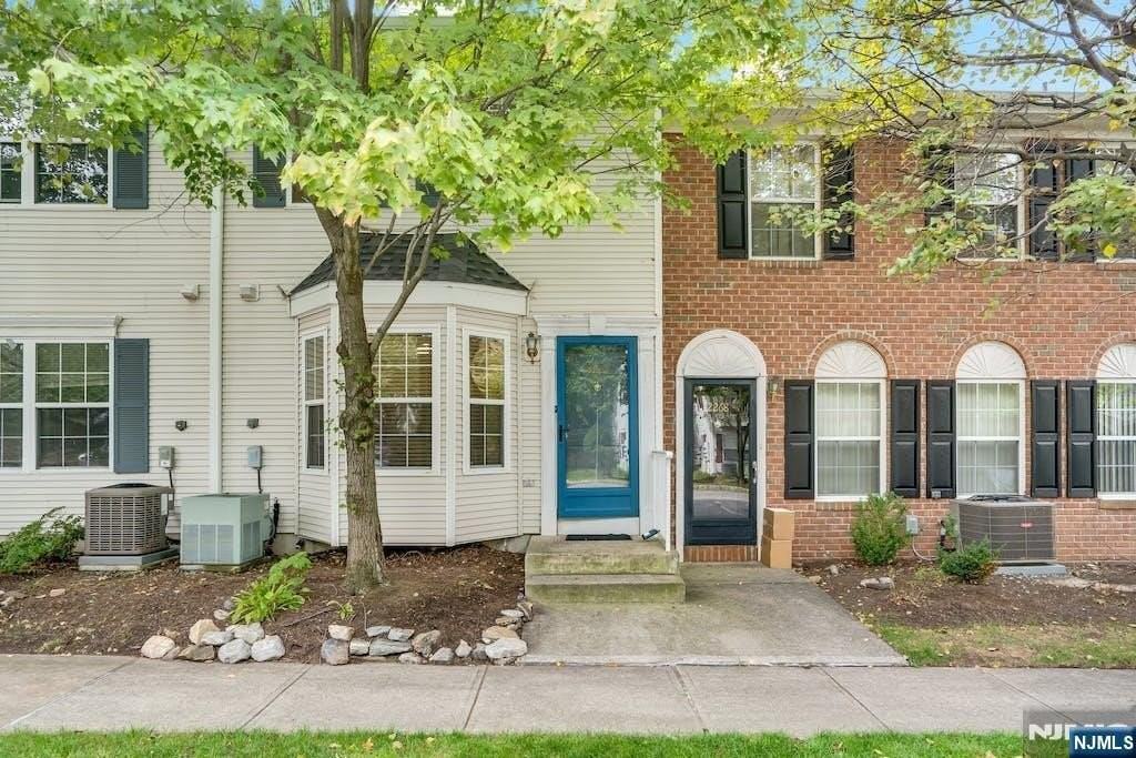 2269 Nash Ct - Photo 2 of 39