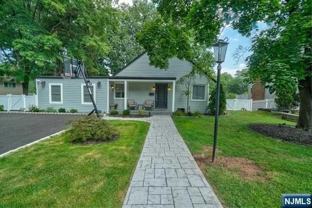66 Short Pl - Photo 1 of 1