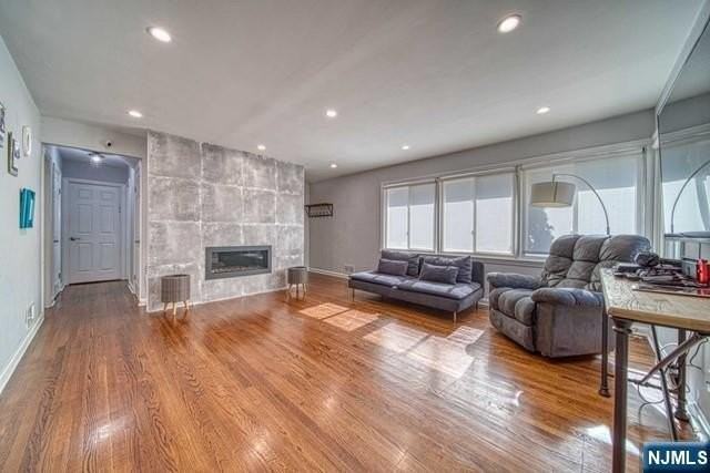 66 Short Pl - Photo 2 of 19
