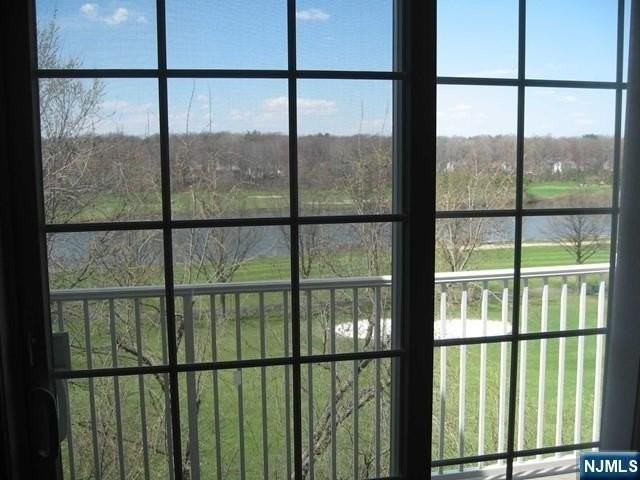 2411 Windsor Park Ct - Photo 2 of 24
