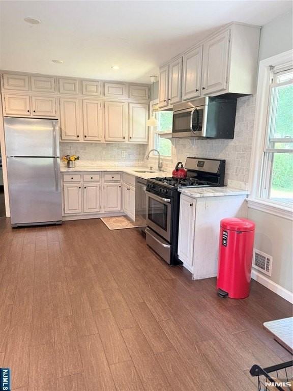 180 W Orchard St - Photo 5 of 25