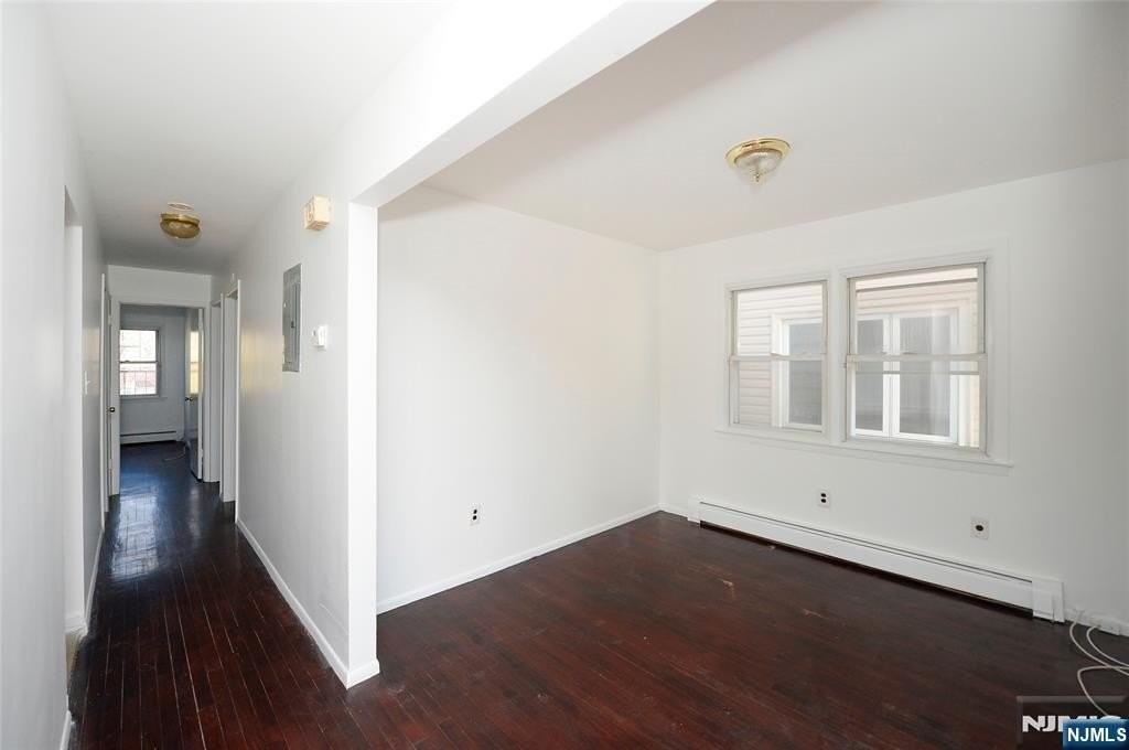 18 Colonial Dr - Photo 2 of 11