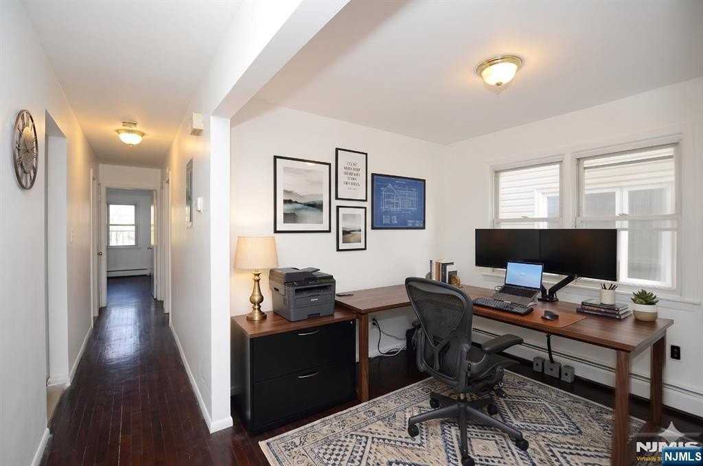 18 Colonial Dr - Photo 4 of 11