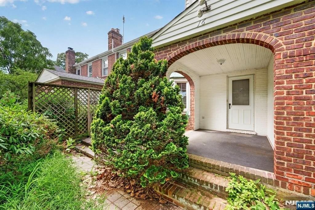16 Randolph Ter - Photo 2 of 21