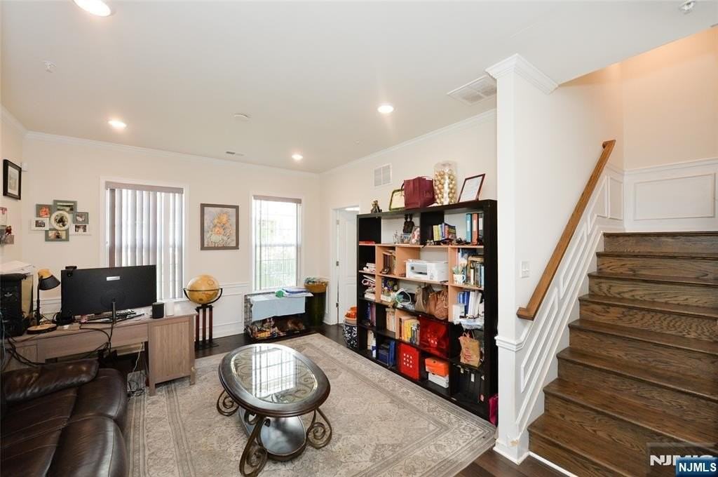 104 W Ramsey Ter #607 - Photo 2 of 22