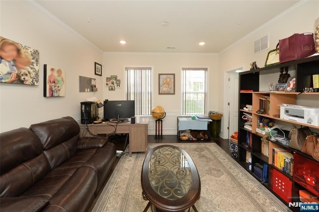 104 W Ramsey Ter #607 - Photo 3 of 22