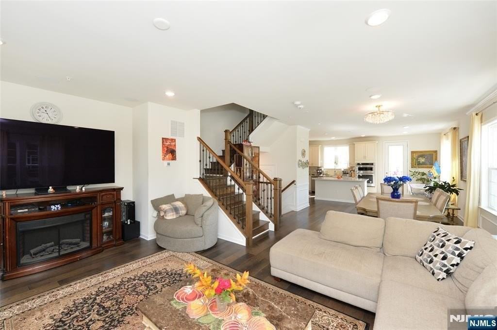 104 W Ramsey Ter #607 - Photo 6 of 22