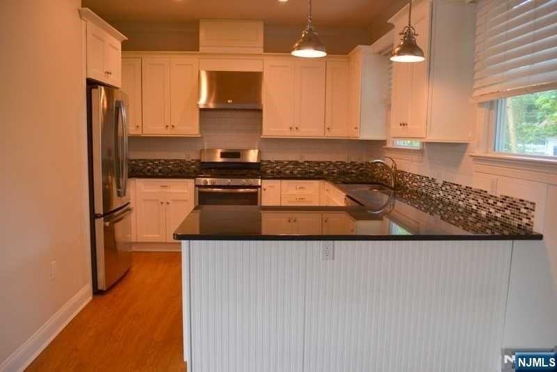 201 Franklin Ave #201E - Photo 5 of 21