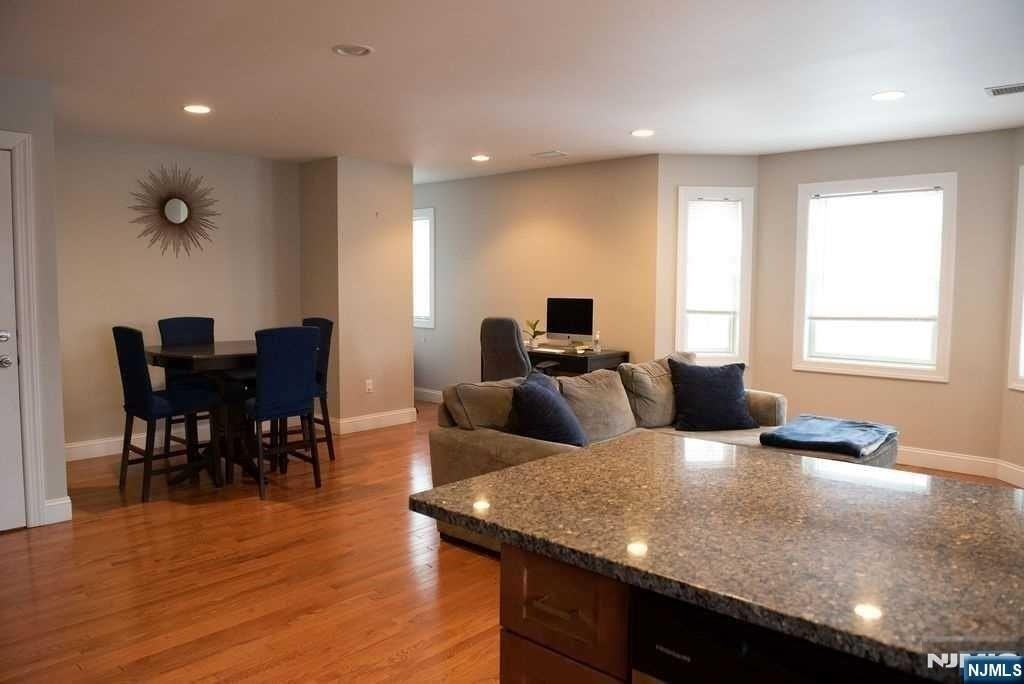 60 Park Ave #1 - Photo 6 of 16