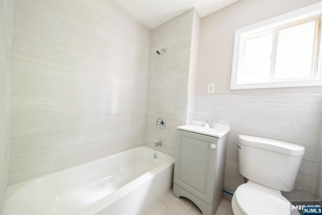 131 S 8th St #1 - Photo 7 of 8